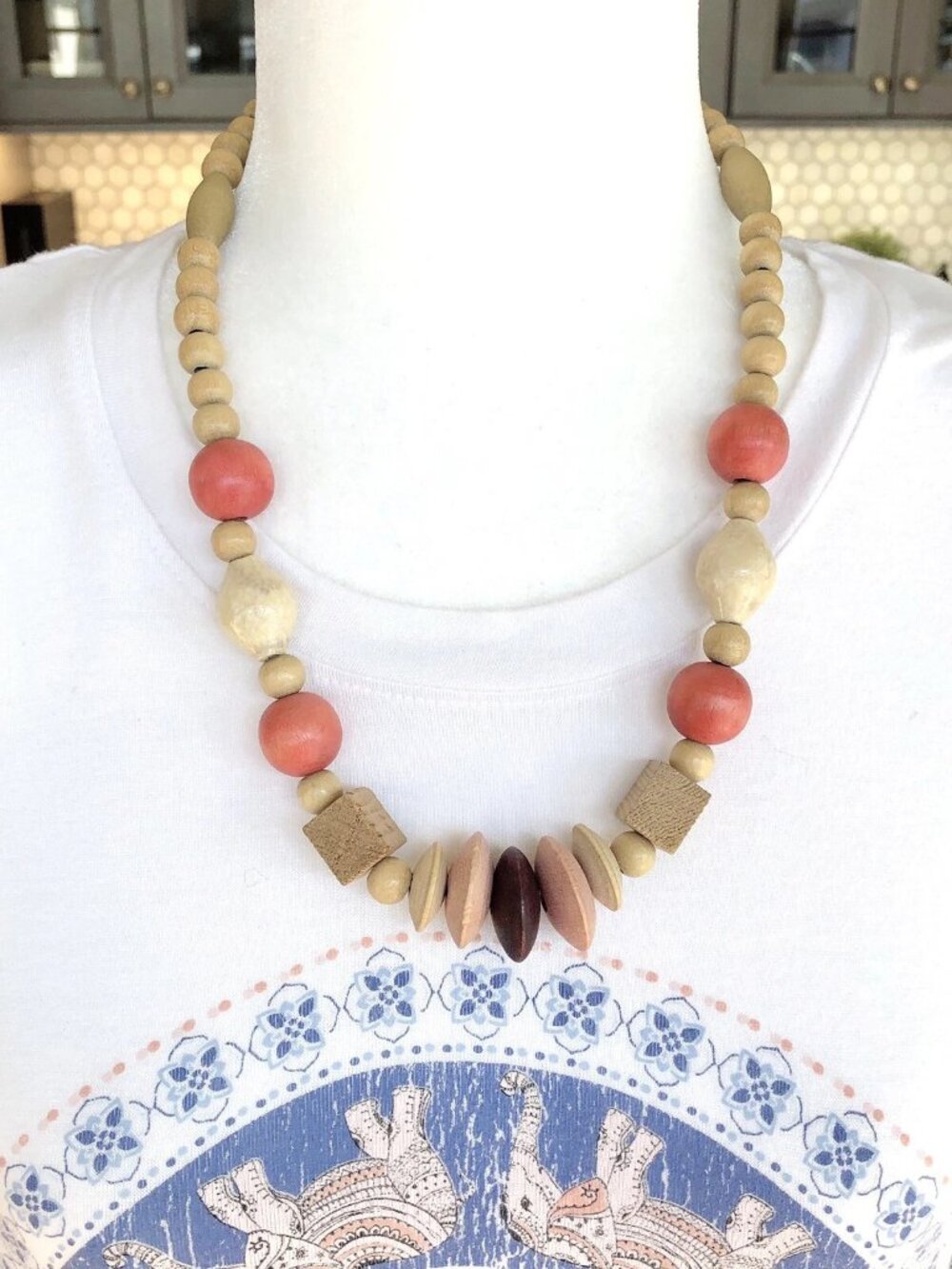 VTG Boho wood necklace